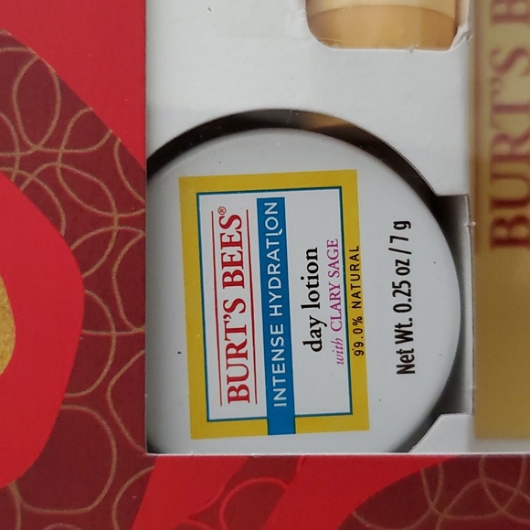 🚫SOLD Burt's Bees Best Of Kit - NEW 🎉HP - Picture 5 of 10